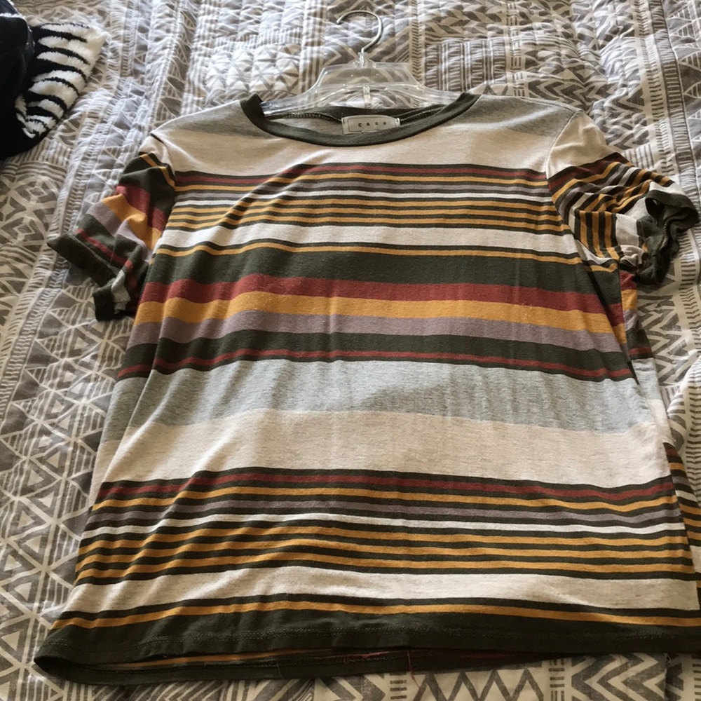 Multi colored cropped tee shirt